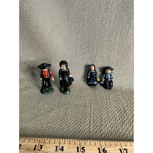 Vintage Cast Iron Amish Family Figurine Set of 4 Mini Shelf Sitters and Figures - Picture 2 of 10